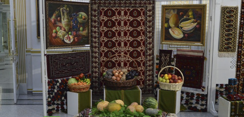 Hasyl baýramy mynasybetli sergi guraldy