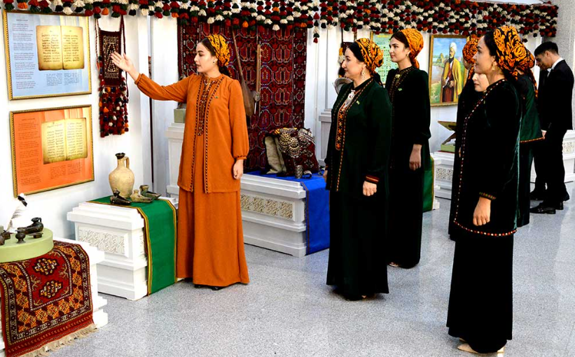 Akyldar şahyryň hormatyna