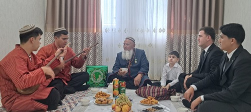 “Halypa tejribesi ýaşlara görelde” ady bilen aýdym-sazly söhbetdeşlik duşuşygy geçirildi.