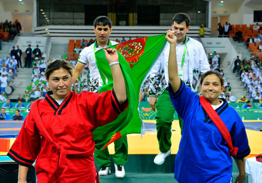 Türkmenistanyň kuraş boýunça zenanlar ýygyndysy Türkmenabatda türgenleşýär